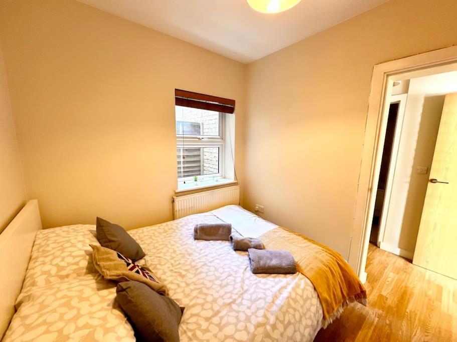 2 Bedroom Apartment In Se13 Londra Esterno foto