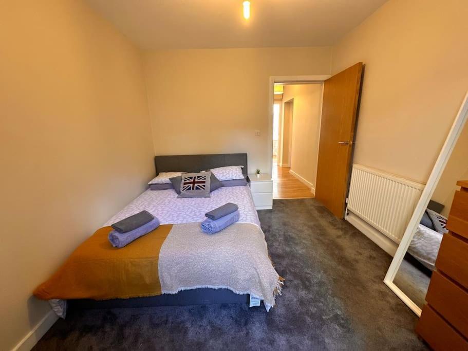 2 Bedroom Apartment In Se13 Londra Esterno foto