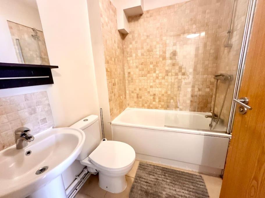 2 Bedroom Apartment In Se13 Londra Esterno foto