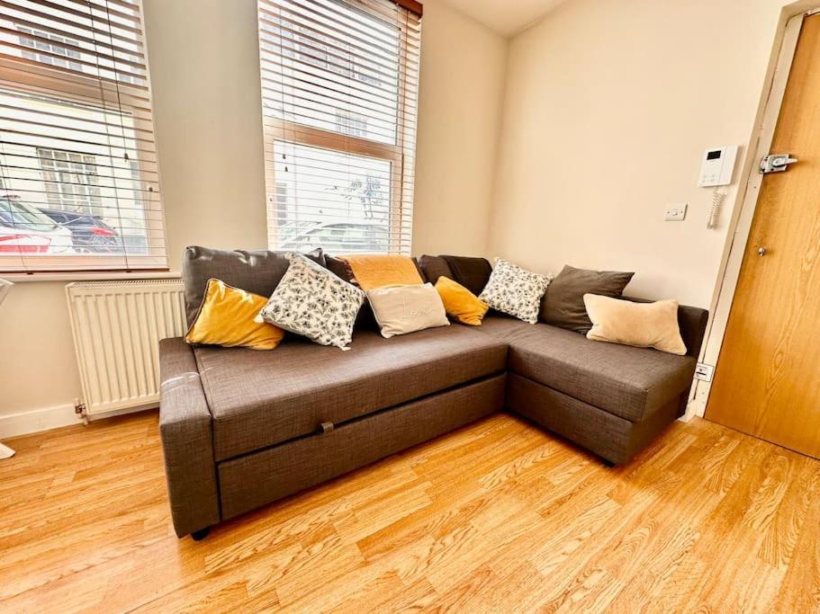2 Bedroom Apartment In Se13 Londra Esterno foto