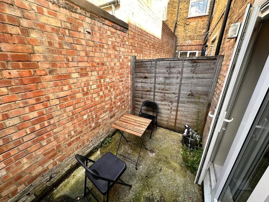 2 Bedroom Apartment In Se13 Londra Esterno foto