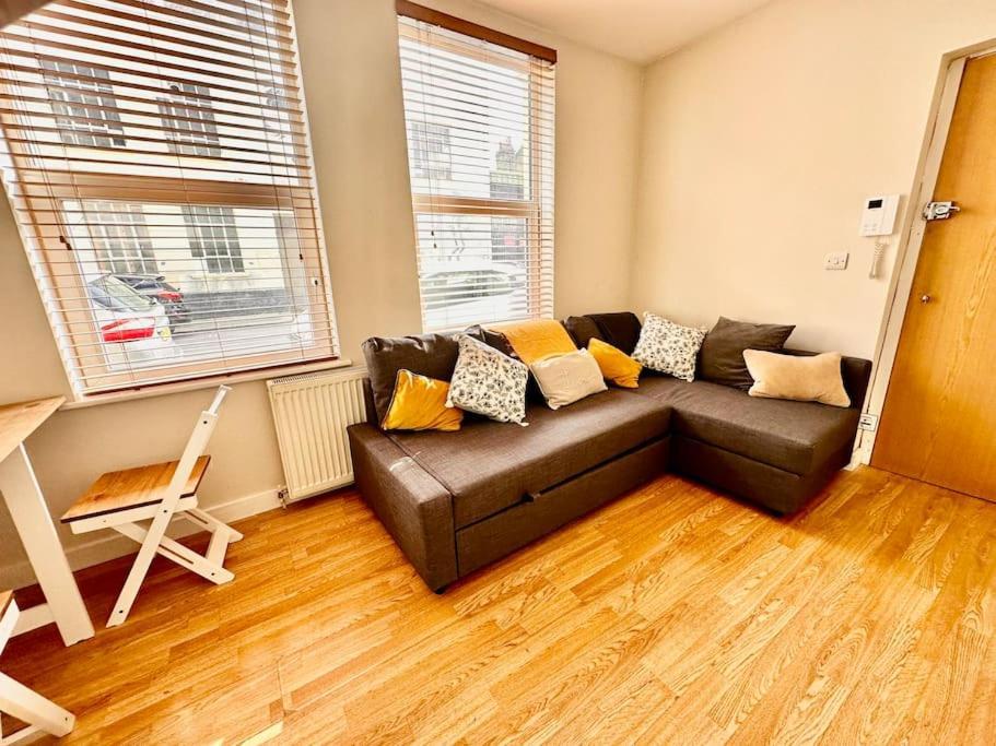 2 Bedroom Apartment In Se13 Londra Esterno foto