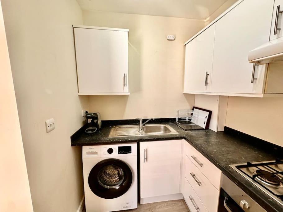 2 Bedroom Apartment In Se13 Londra Esterno foto